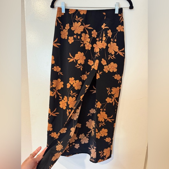 Sanctuary Black Maxi Skirt with Orange Floral Print - Picture 4 of 5